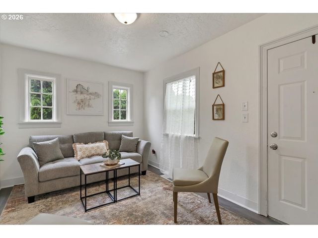 3419 ARBON St Ne, Salem, OR 97301