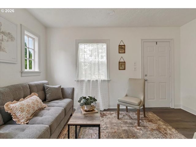 3419 ARBON St Ne, Salem, OR 97301