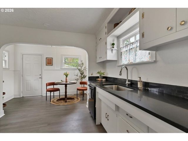 3419 ARBON St Ne, Salem, OR 97301