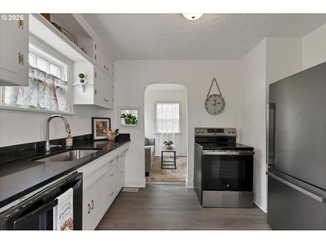 3419 ARBON St Ne, Salem, OR 97301
