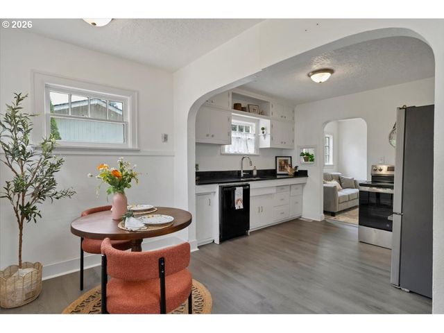 3419 ARBON St Ne, Salem, OR 97301