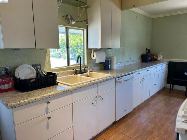 1150 W Winton Ave, Hayward, CA 94545