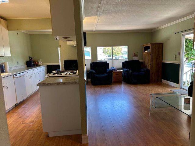 1150 W Winton Ave, Hayward, CA 94545