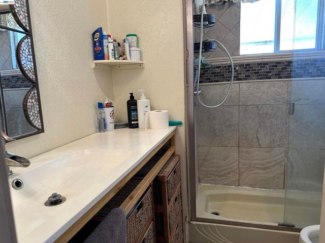 1150 W Winton Ave, Hayward, CA 94545