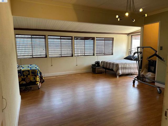 1150 W Winton Ave, Hayward, CA 94545