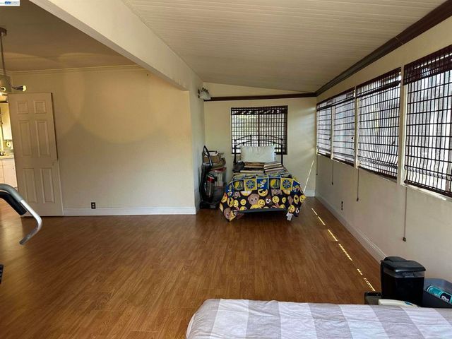 1150 W Winton Ave, Hayward, CA 94545