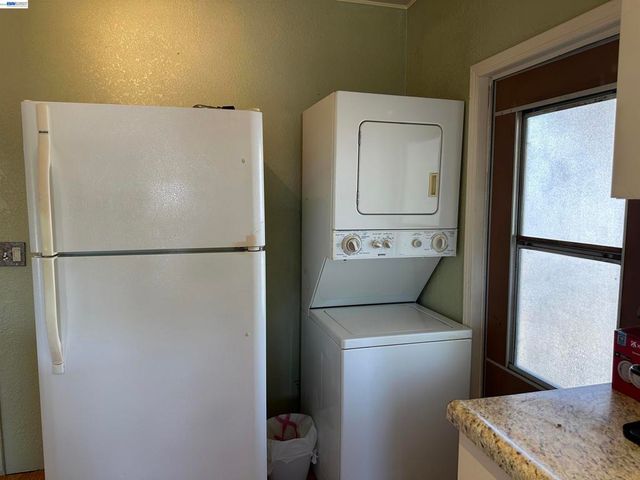 1150 W Winton Ave, Hayward, CA 94545