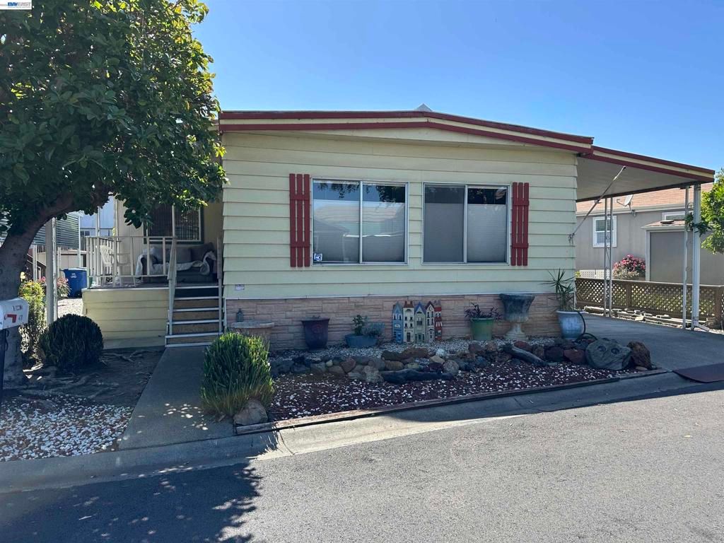 1150 W Winton Ave, Hayward, CA 94545