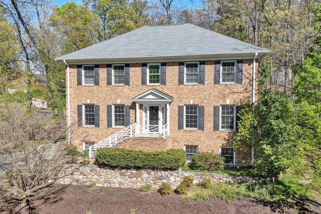 3404 Woodland Hills LN, Roanoke, VA 24014