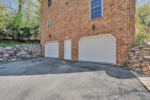 3404 Woodland Hills LN, Roanoke, VA 24014