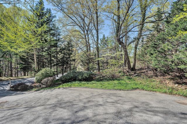 3404 Woodland Hills LN, Roanoke, VA 24014
