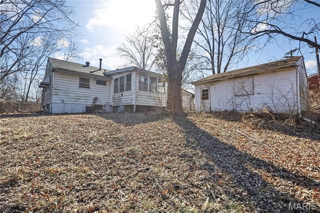 10605 Dunkeld Circle, St Louis, MO 63137