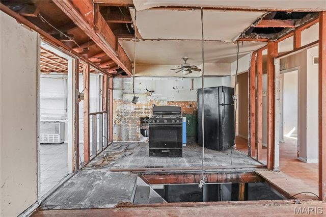 10605 Dunkeld Circle, St Louis, MO 63137