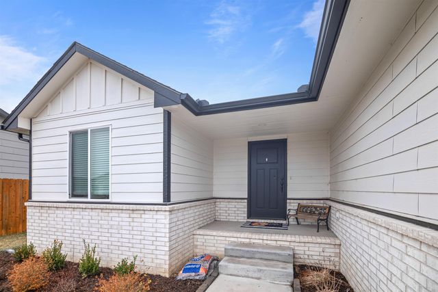 1842 S Bedford St, Wichita, KS 67207