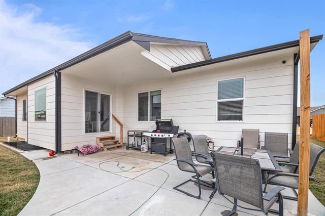 1842 S Bedford St, Wichita, KS 67207