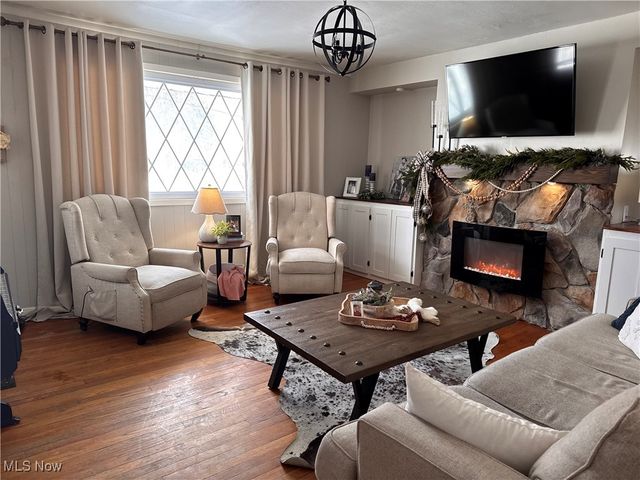 929 May Road, East Liverpool, OH 43920