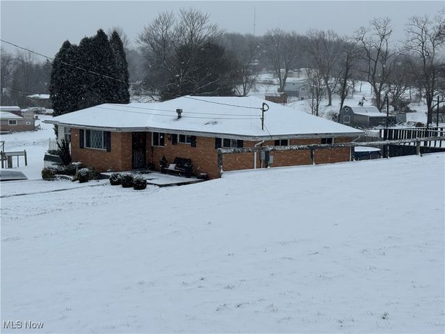 929 May Road, East Liverpool, OH 43920