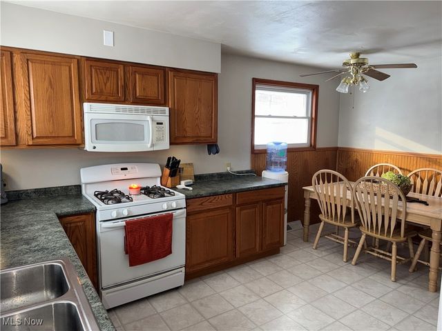 929 May Road, East Liverpool, OH 43920