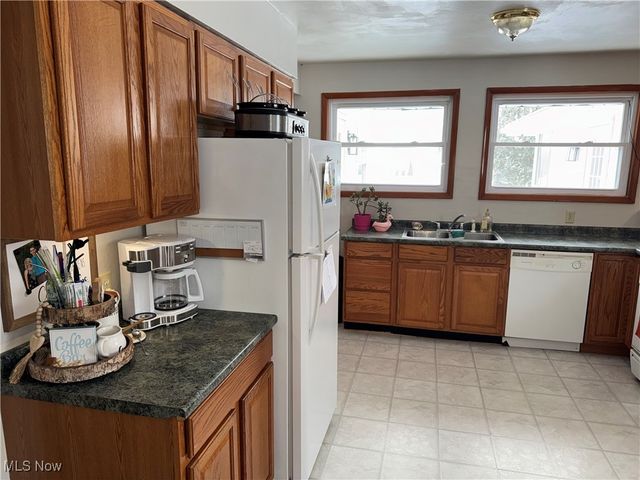 929 May Road, East Liverpool, OH 43920