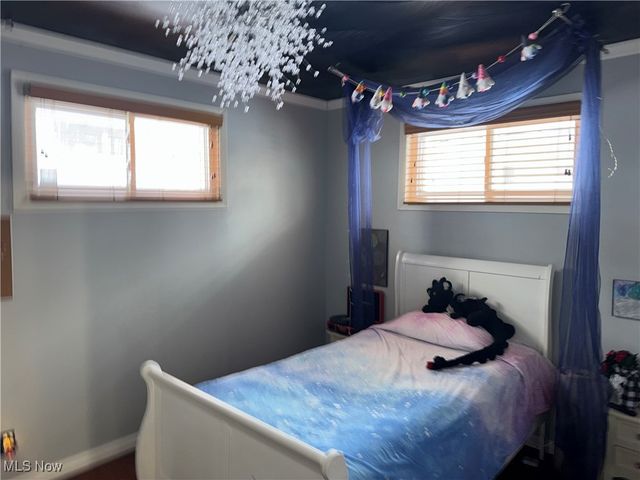 929 May Road, East Liverpool, OH 43920