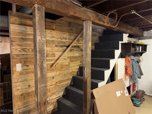 929 May Road, East Liverpool, OH 43920