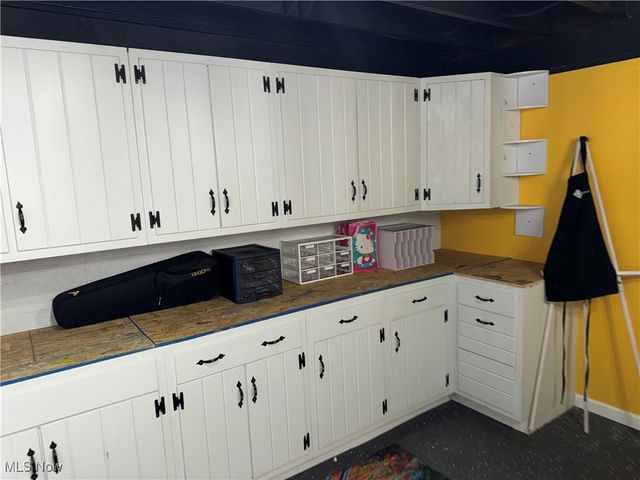 929 May Road, East Liverpool, OH 43920