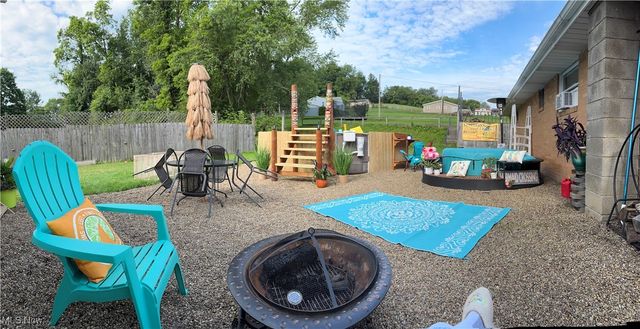 929 May Road, East Liverpool, OH 43920