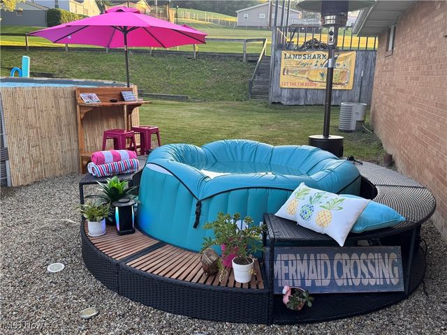 929 May Road, East Liverpool, OH 43920