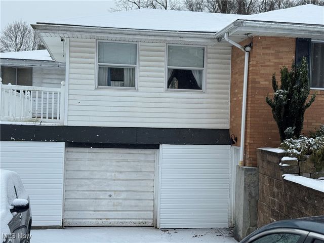 929 May Road, East Liverpool, OH 43920