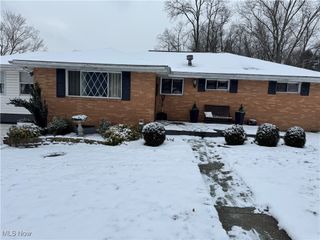 929 May Road, East Liverpool, OH 43920
