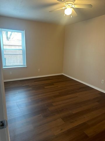 2017 Oakwood Court, Arlington, TX 76012