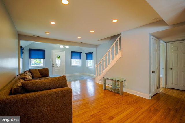 2621 OLD WELSH RD, Willow Grove, PA 19090