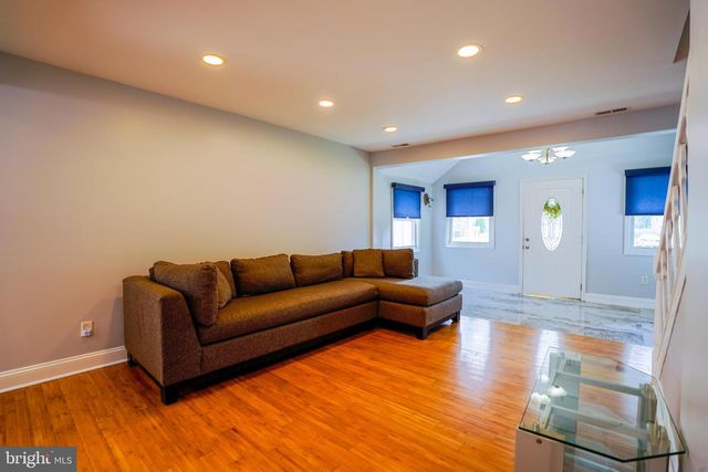 2621 OLD WELSH RD, Willow Grove, PA 19090
