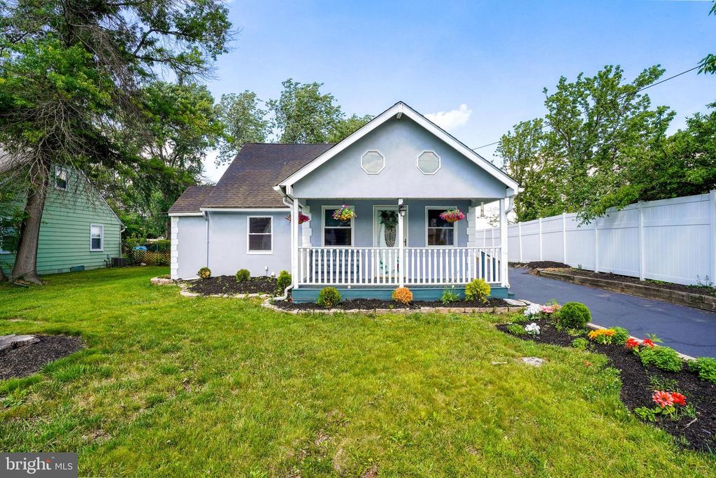 2621 OLD WELSH RD, Willow Grove, PA 19090