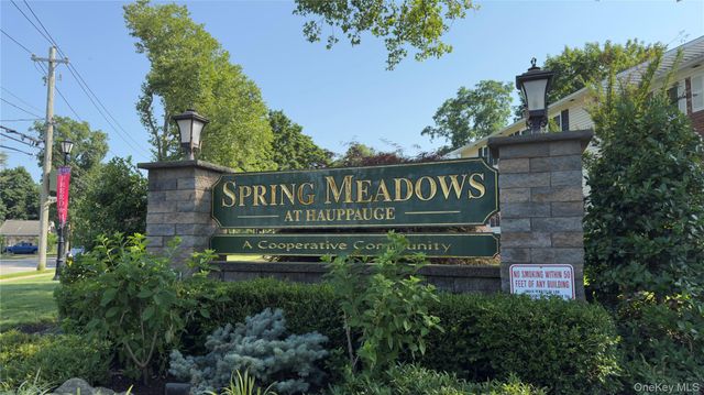 654 Village Drive 654, Hauppauge, NY 11788