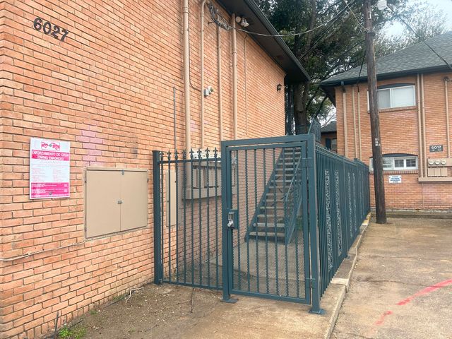 6017 E University Boulevard 118, Dallas, TX 75206