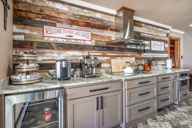 21437 Waterfront Drive, Chandler, TX 75758