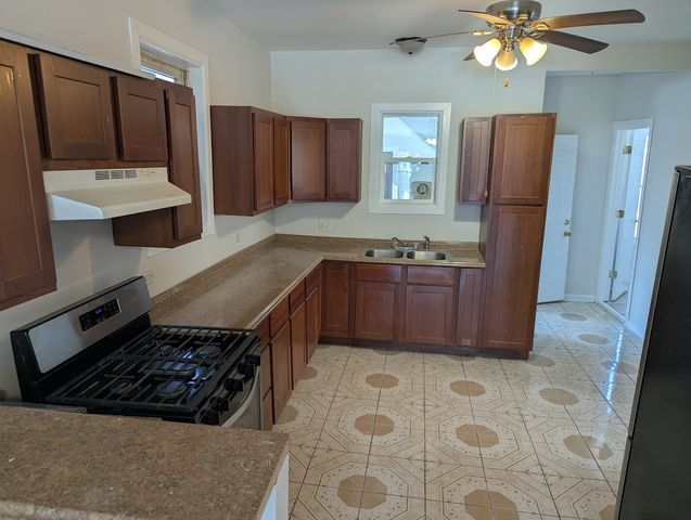 11316 S Indiana Avenue, Chicago, IL 60628