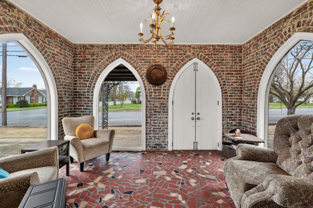 411 2nd Ave, Fayetteville, TN 37334