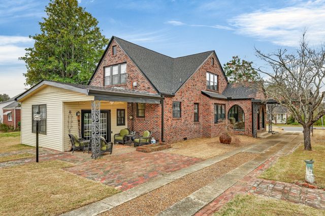 411 2nd Ave, Fayetteville, TN 37334