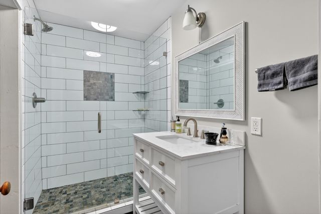 411 2nd Ave, Fayetteville, TN 37334