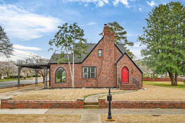 411 2nd Ave, Fayetteville, TN 37334