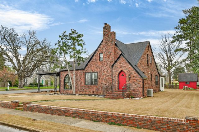 411 2nd Ave, Fayetteville, TN 37334