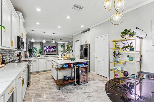 10511 AVIAN FORREST DR, Riverview, FL 33578