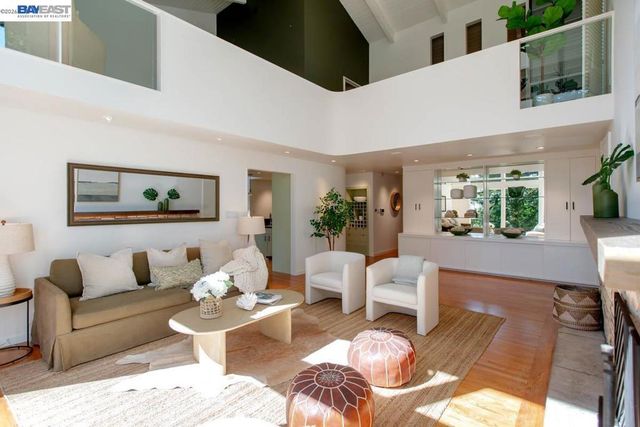 6540 Saroni Dr, Oakland, CA 94611