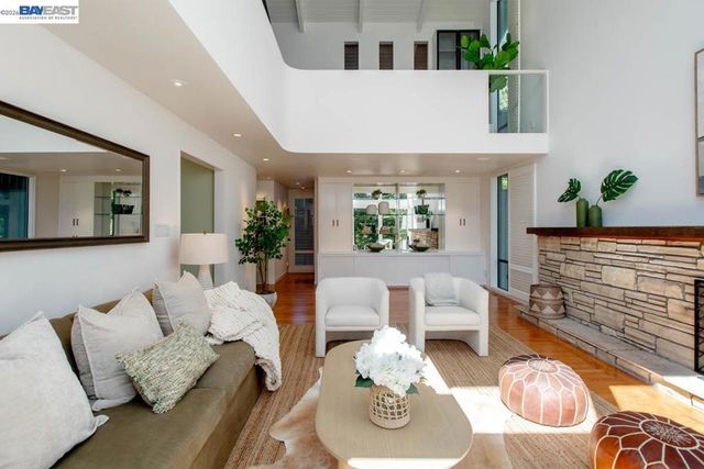 6540 Saroni Dr, Oakland, CA 94611