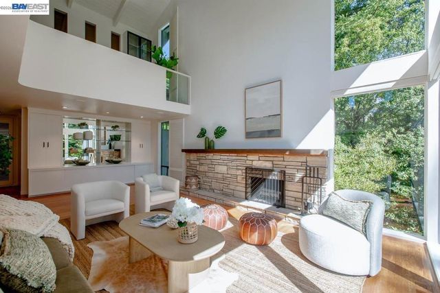 6540 Saroni Dr, Oakland, CA 94611