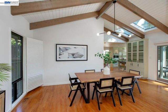 6540 Saroni Dr, Oakland, CA 94611