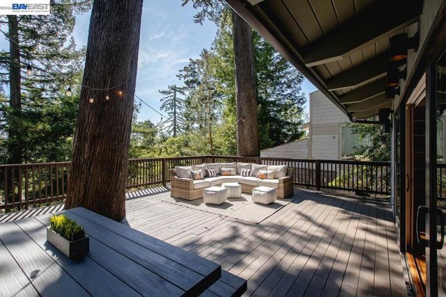 6540 Saroni Dr, Oakland, CA 94611