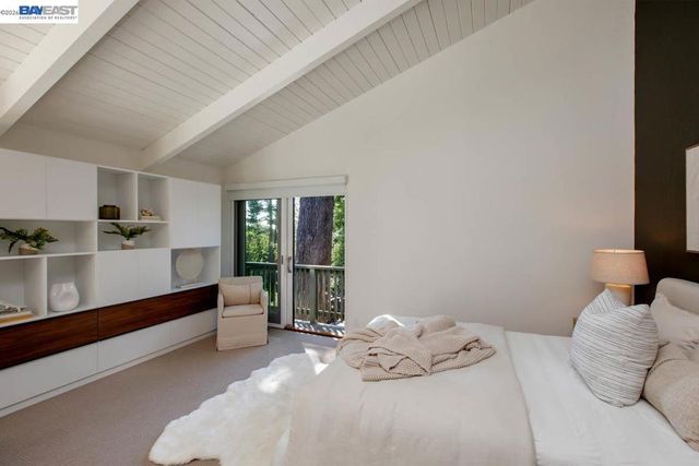 6540 Saroni Dr, Oakland, CA 94611